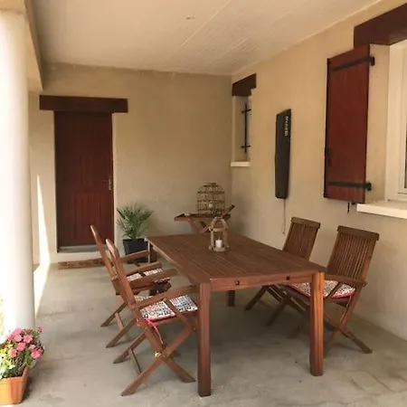Hébergement de vacances Maison Calme Proche Perigueux Et Piscine Chauffee