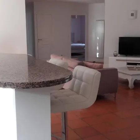 Hébergement de vacances Maison Calme Proche Perigueux Et Piscine Chauffee